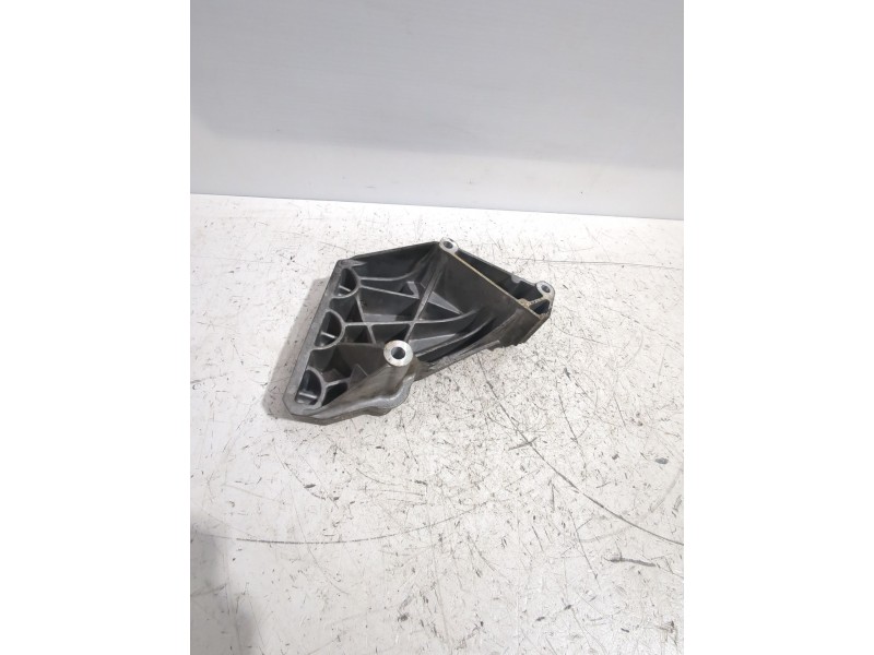 Recambio de soporte motor para volkswagen polo iv (9n_, 9a_) 1.9 sdi referencia OEM IAM 038199207P  