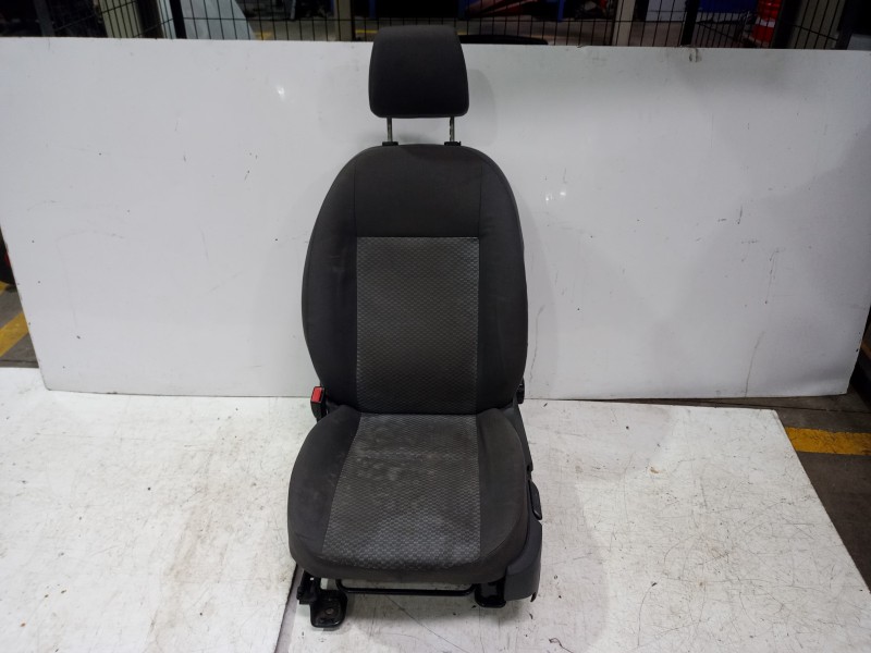 Recambio de asiento delantero izquierdo para ford focus berlina (cap) trend referencia OEM IAM 1338200  