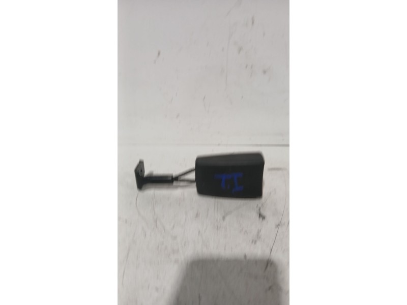 Recambio de enganche cinturon trasero izquierdo para opel astra h gtc (a04) 1.7 cdti (l08) referencia OEM IAM N13128018  