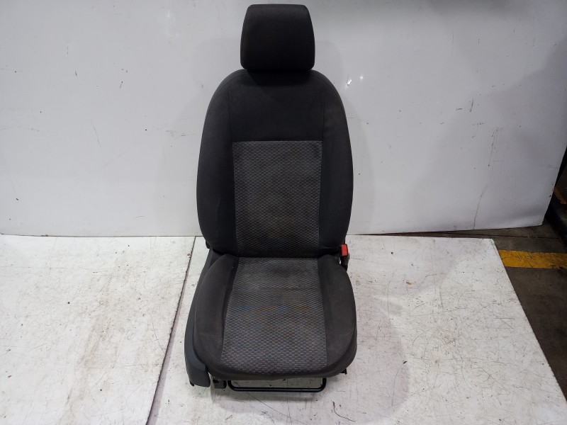 Recambio de asiento delantero derecho para ford focus berlina (cap) trend referencia OEM IAM 1338192  
