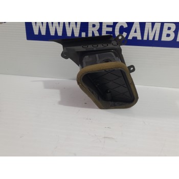 Recambio de rejilla aireadora para iveco daily furgón 2.3 diesel cat referencia OEM IAM 5801607541  