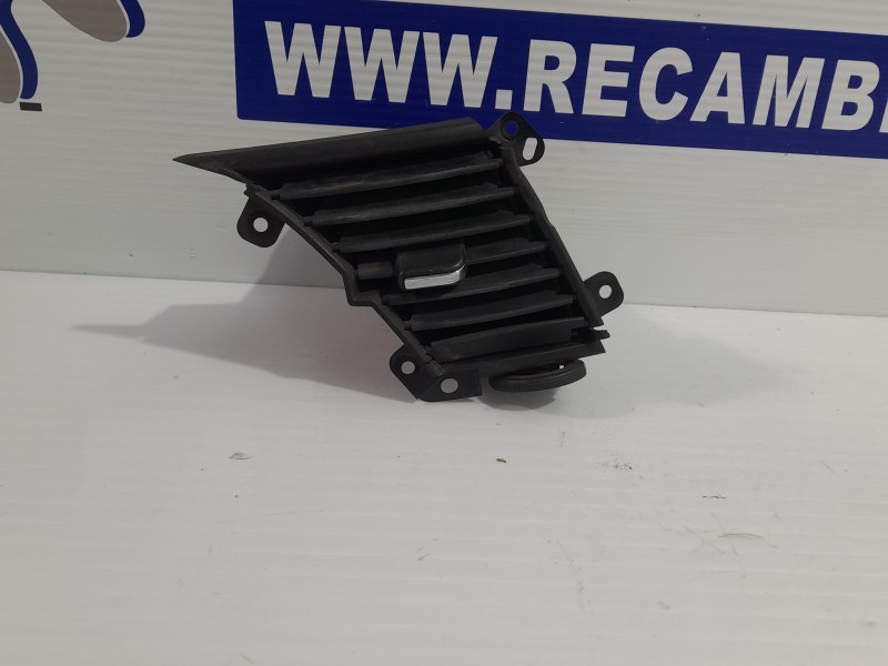 Recambio de rejilla aireadora para iveco daily furgón 2.3 diesel cat referencia OEM IAM 5801607541  