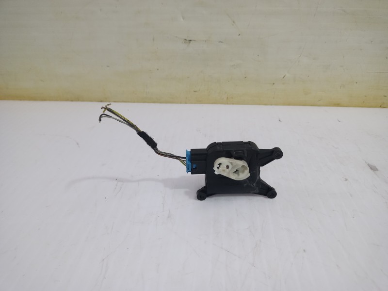 Recambio de motor apertura trampillas climatizador para volkswagen passat berlina (3c2) individual referencia OEM IAM 3C0907511A