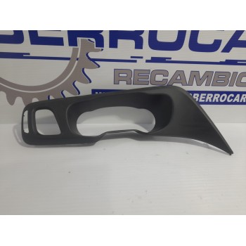 Recambio de moldura interior para iveco daily furgón 2.3 diesel cat referencia OEM IAM 5801592795  