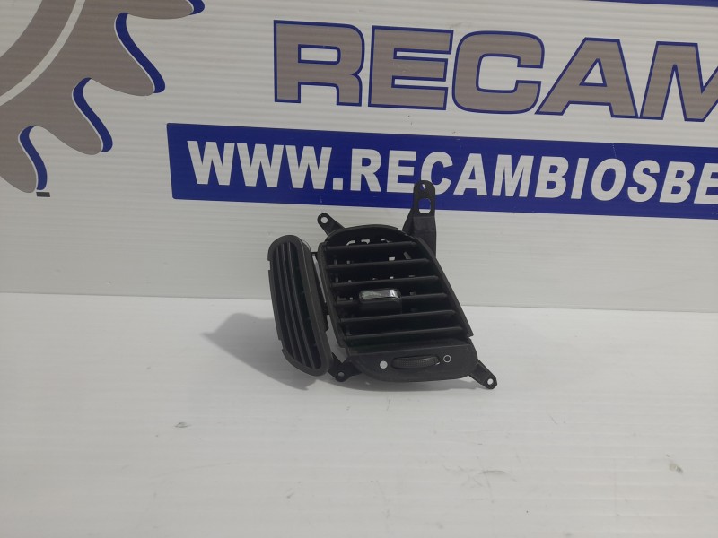 Recambio de rejilla aireadora para iveco daily furgón 2.3 diesel cat referencia OEM IAM A504227012  