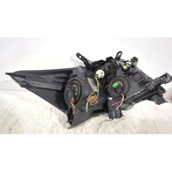 Recambio de faro derecho para toyota auris (_e15_) 1.6 (zre151_) referencia OEM IAM 8113002470  