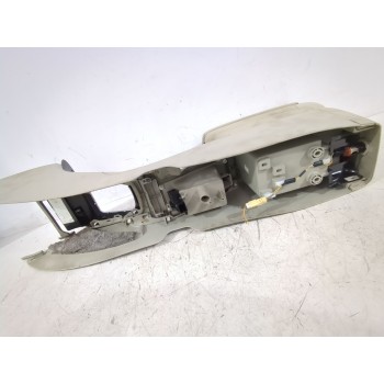 Recambio de consola central para toyota avensis sedán (_t25_) 2.0 d-4d (adt250_) referencia OEM IAM 5892305020  