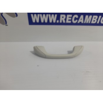 Recambio de asidero techo para iveco daily furgón 2.3 diesel cat referencia OEM IAM 7700835126  