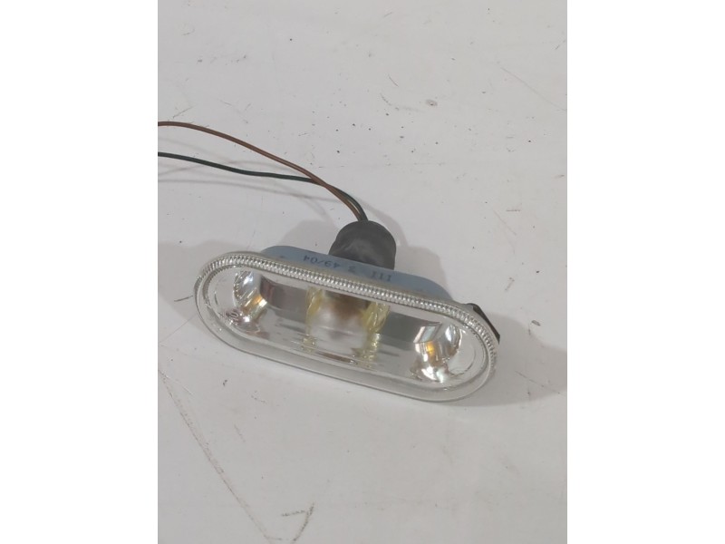 Recambio de piloto lateral derecho para volkswagen polo iv (9n_, 9a_) 1.9 sdi referencia OEM IAM 1J0949117  