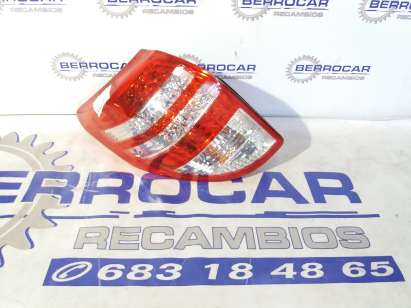 Recambio de piloto trasero izquierdo para toyota rav 4 2.2 d-4d cat referencia OEM IAM 8156142120  
