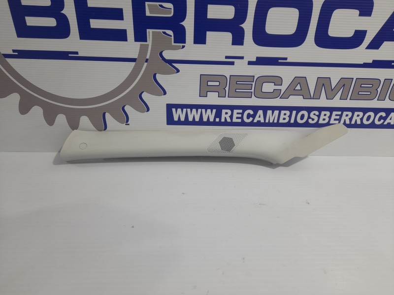 Recambio de moldura interior para iveco daily furgón 2.3 diesel cat referencia OEM IAM 5801546054  