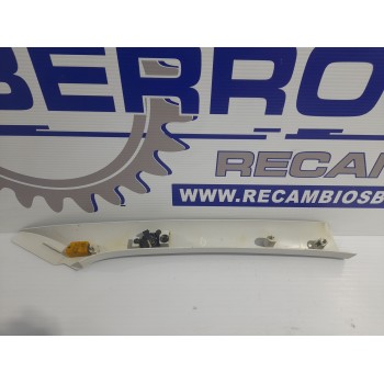 Recambio de moldura interior para iveco daily furgón 2.3 diesel cat referencia OEM IAM 5801546054  