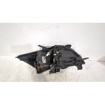 Recambio de faro derecho para toyota auris (_e15_) 1.6 (zre151_) referencia OEM IAM 8113002470  