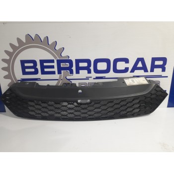 Recambio de rejilla delantera para iveco daily furgón 2.3 diesel cat referencia OEM IAM 5801543607  