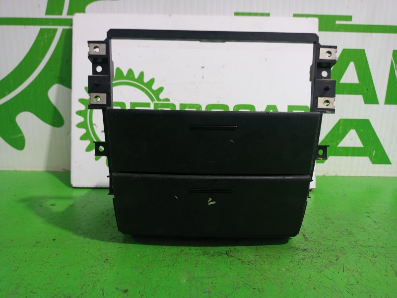 Recambio de cenicero para kia sorento 2.5 crdi cat referencia OEM IAM 845503E000  