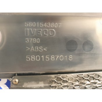 Recambio de rejilla delantera para iveco daily furgón 2.3 diesel cat referencia OEM IAM 5801543607  