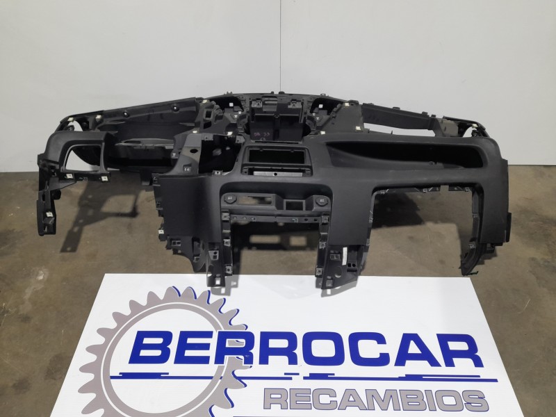 Recambio de salpicadero para iveco daily furgón 2.3 diesel cat referencia OEM IAM 5801544462  