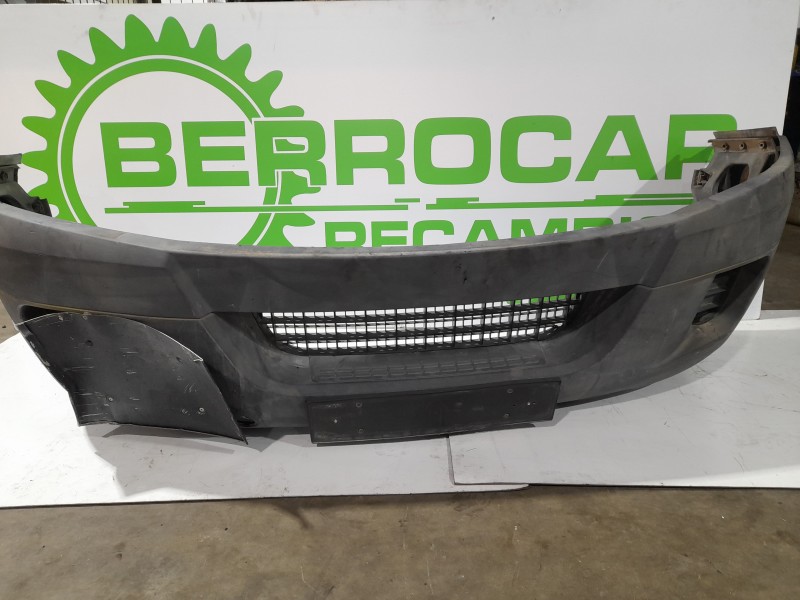 Recambio de paragolpes delantero para iveco daily caja cerrada (2006 =>) 3.0 diesel referencia OEM IAM 3802001  