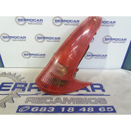 Recambio de piloto trasero derecho para peugeot 206 berlina 1.9 diesel referencia OEM IAM 9641540577  