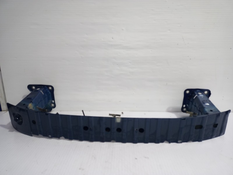 Recambio de refuerzo paragolpes delantero para ford focus berlina (cap) trend referencia OEM IAM 1540638  