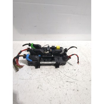 CAJA RELES / FUSIBLES 13208748 