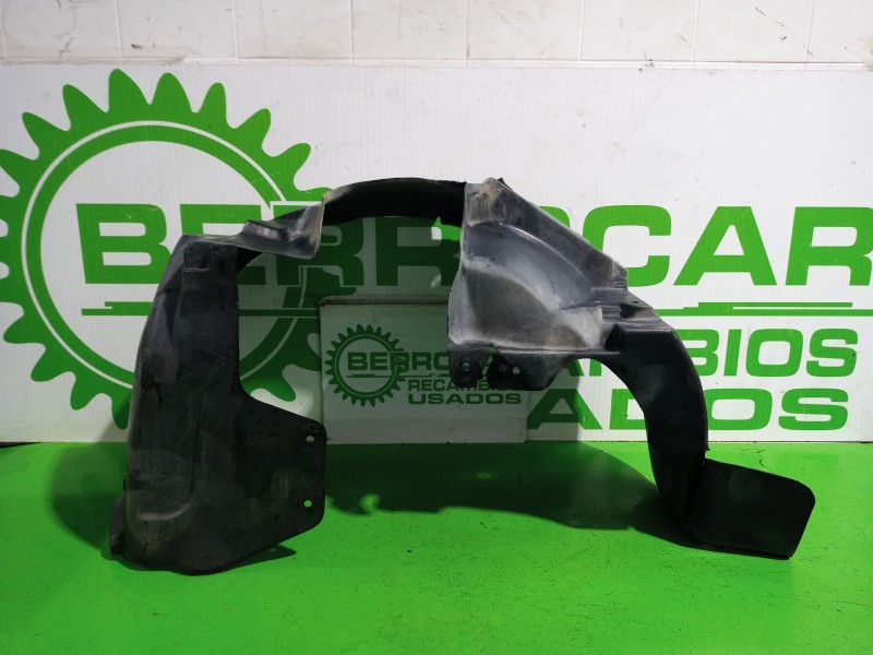 Recambio de paso rueda delantero izquierdo para land rover freelander (ln) e targa referencia OEM IAM CLF000030  