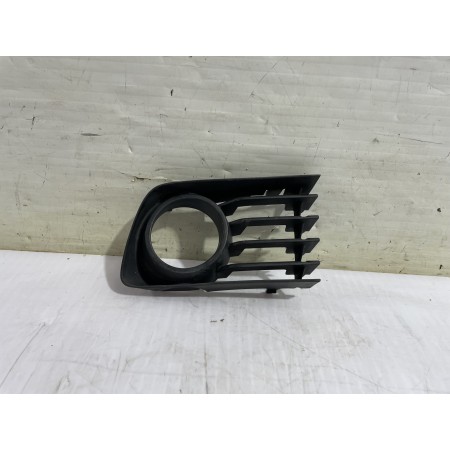 Recambio de rejilla paragolpes derecha para toyota prius (nhw20) basis referencia OEM IAM 5311247030  