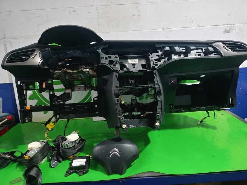 Recambio de kit airbag para citroën c3 exclusive referencia OEM IAM 98016847ZD  