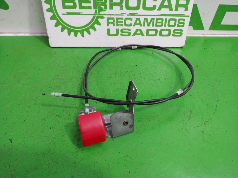 Recambio de tirador capot para volvo s40 berlina 1.6 cat referencia OEM IAM A2048800020  