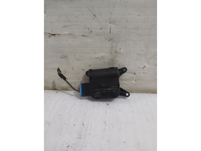 Recambio de motor apertura trampilla para seat leon (1p1) 1.9 tdi referencia OEM IAM 0132801343  