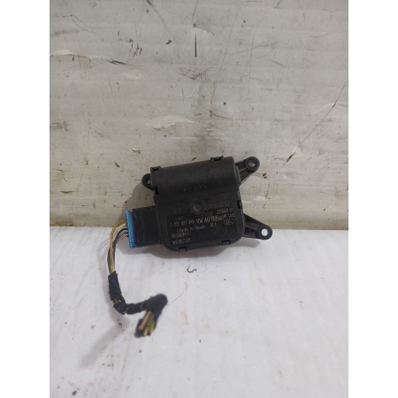 Recambio de motor apertura trampilla para seat leon (1p1) 1.9 tdi referencia OEM IAM 0132801343  
