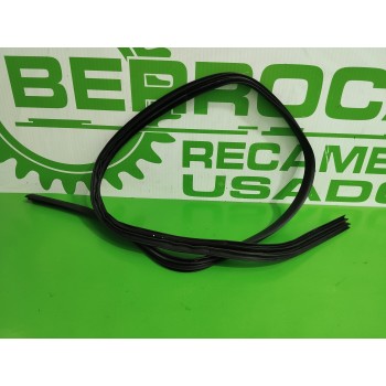 Recambio de gomas contorno puerta para ford focus turn. (cb8) 1.6 tdci cat referencia OEM IAM 1748755  