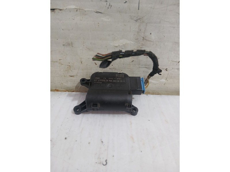 Recambio de motor apertura trampilla para seat leon (1p1) 1.9 tdi referencia OEM IAM 0132801343  