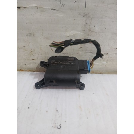 Recambio de motor apertura trampilla para seat leon (1p1) 1.9 tdi referencia OEM IAM 0132801343  