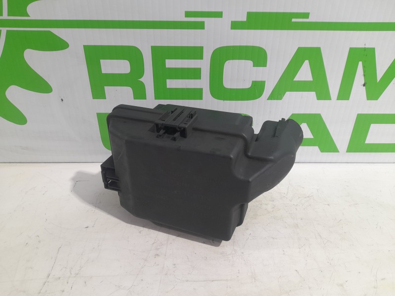 Recambio de caja reles / fusibles para iveco daily caja cerrada (2006 =>) 3.0 diesel referencia OEM IAM 69500825  