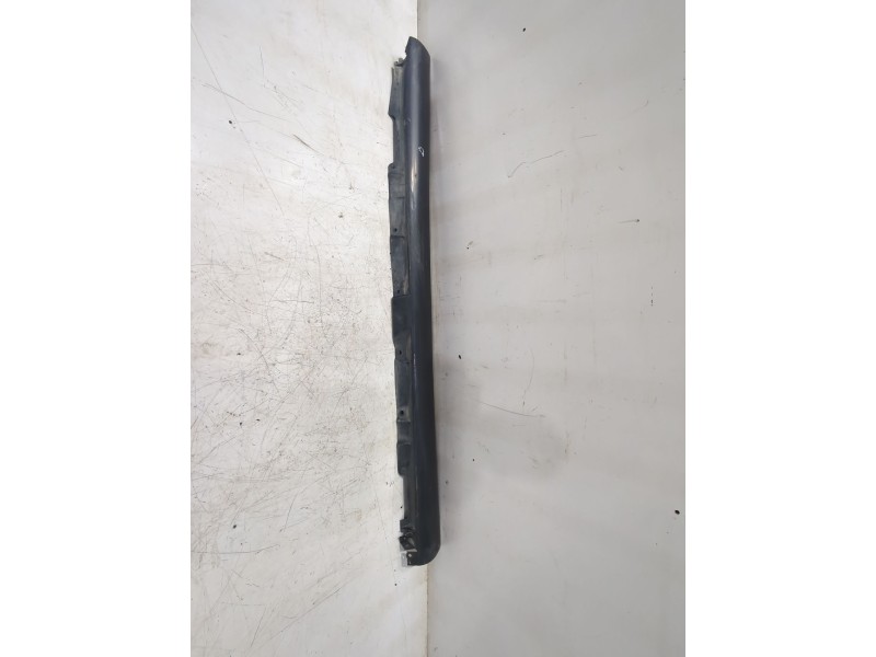 Recambio de faldon lateral para toyota avensis sedán (_t25_) 2.0 d-4d (adt250_) referencia OEM IAM 7585105010  