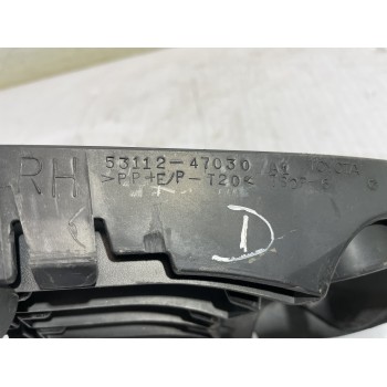 Recambio de rejilla paragolpes derecha para toyota prius (nhw20) basis referencia OEM IAM 5311247030  