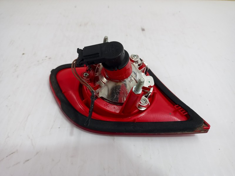 Recambio de piloto trasero derecho interior para volkswagen passat berlina (3c2) individual referencia OEM IAM 3C5945094E  