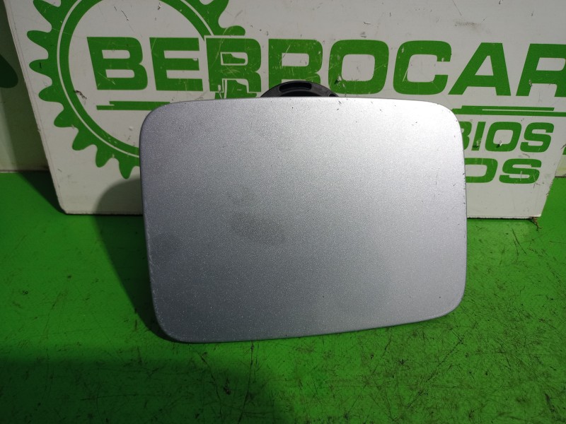 Recambio de tapa exterior combustible para kia sorento 2.5 crdi cat referencia OEM IAM 695113E000  