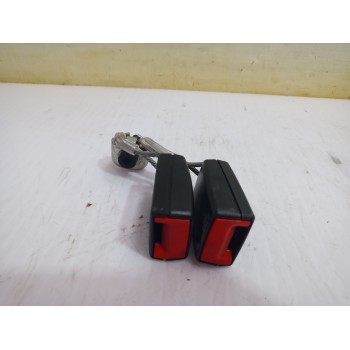 Recambio de enganche cinturon trasero central para volkswagen passat berlina (3c2) individual referencia OEM IAM 3C0857739B  