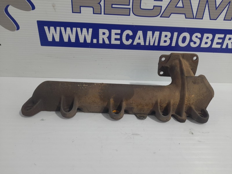 Recambio de colector escape para iveco daily furgón 2.3 diesel cat referencia OEM IAM 504092116  