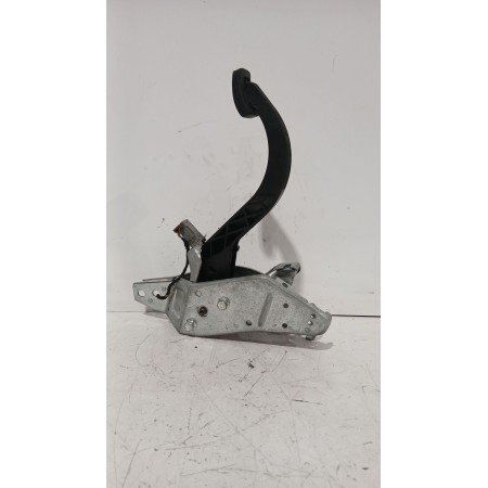 Recambio de pedal embrague para opel astra h gtc (a04) 1.7 cdti (l08) referencia OEM IAM 28870  
