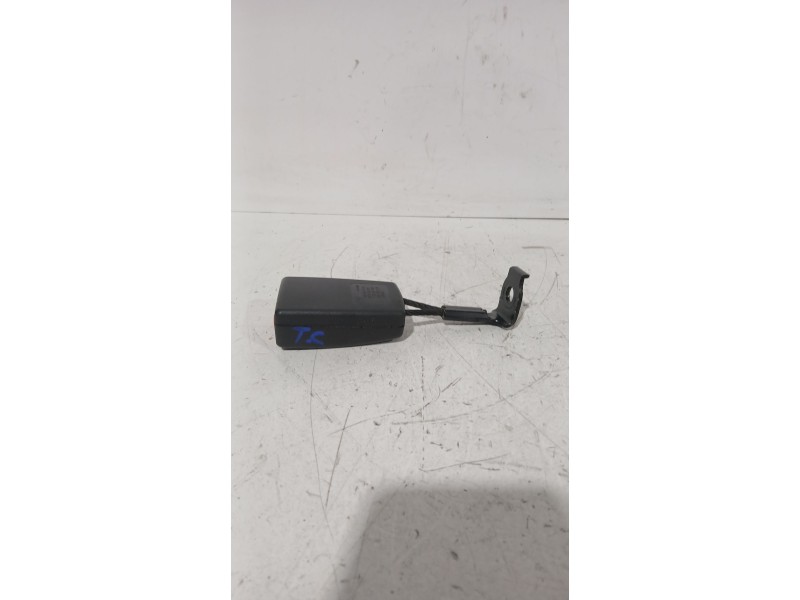 Recambio de enganche cinturon trasero central para opel astra h gtc (a04) 1.7 cdti (l08) referencia OEM IAM N13128018  