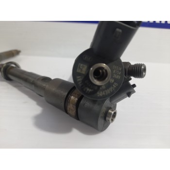 Recambio de inyector para iveco daily furgón 2.3 diesel cat referencia OEM IAM 504389548 UNIDAD  