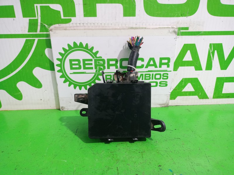 Recambio de caja reles / fusibles para nissan juke (f15) acenta referencia OEM IAM 284B71KA0B  
