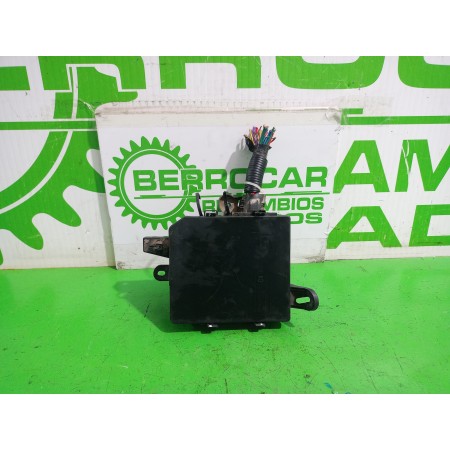Recambio de caja reles / fusibles para nissan juke (f15) acenta referencia OEM IAM 284B71KA0B  