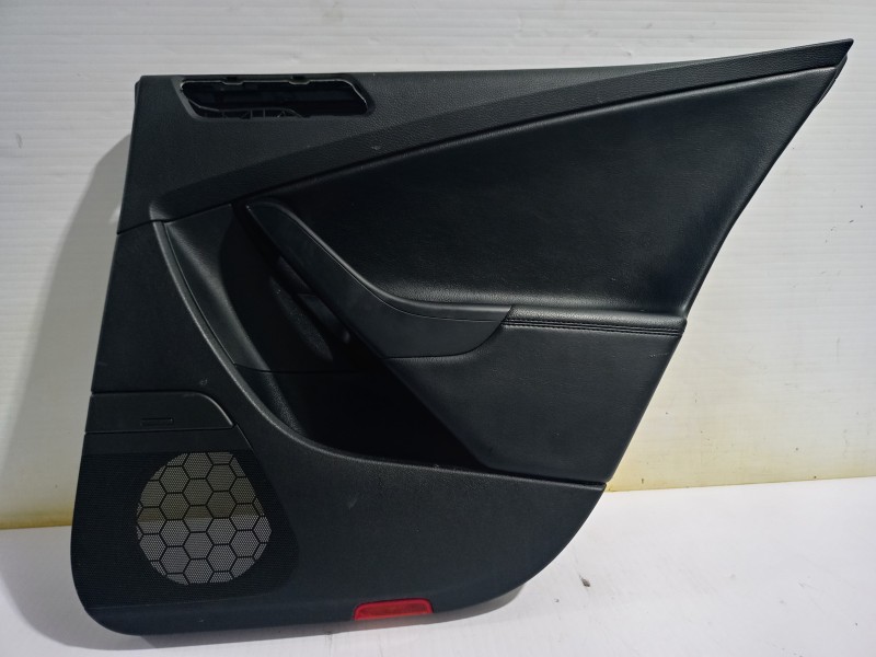 Recambio de guarnecido puerta trasera derecha para volkswagen passat berlina (3c2) individual referencia OEM IAM 3C5867212  