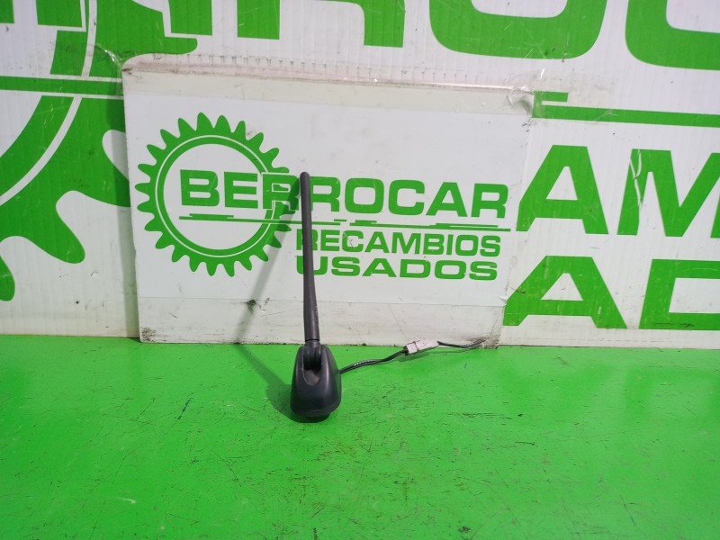Recambio de antena para nissan juke (f15) acenta referencia OEM IAM 282081KA0A  