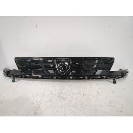 Recambio de rejilla paragolpes delantero para peugeot rifter 1.5 bluehdi 100 referencia OEM IAM 1632655680  