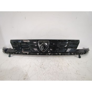 Recambio de rejilla paragolpes delantero para peugeot rifter 1.5 bluehdi 100 referencia OEM IAM 1632655680  